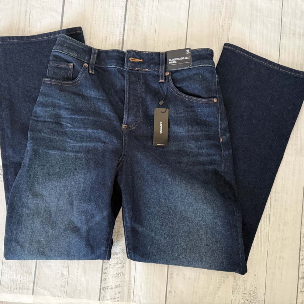 NWT, Blue ladies Express Jeans, 2L, straight leg, button front high waist